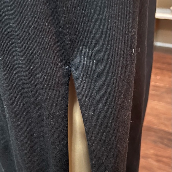 Lascana Black Top and Skirts with a sleek, off-the-shoulder neckline. Size 8/10 - Picture 4 of 7